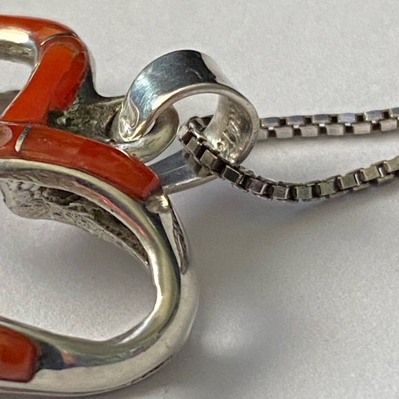 Vintage Sterling Silver Coral Inlay Heart Pendant Necklace - Picture 8 of 10